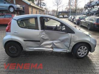 Peugeot 107 107, Hatchback, 2005 / 2014 1.0 12V picture 4