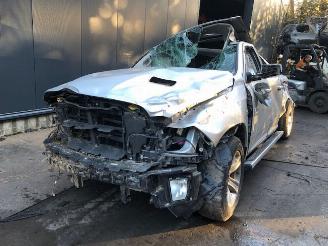 Coche siniestrado Dodge Ram Pick Up hemi 2015/1