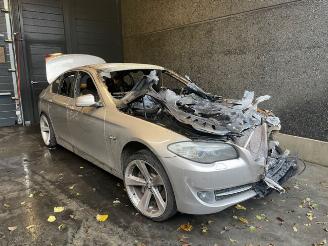 Coche siniestrado BMW 5-serie 525d 24V Sedan 4Dr Diesel 2.993cc 150kW (204pk) RWD 1003/1108 (FW31; FW32) 2011/1
