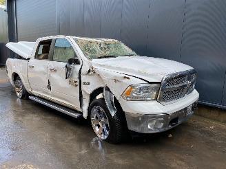Coche siniestrado Dodge Ram Pick Up 1500 Crew Cab (DS/DJ/D2) Pick-up 5.7 Hemi V8 4x4 Pick-up  Benzine 5.654cc 295kW (401pk) 4x4 2014/8