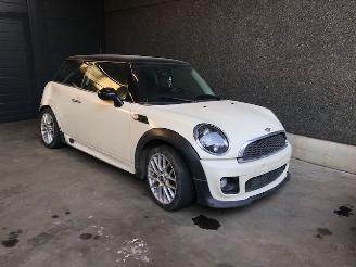 Coche siniestrado Mini Cooper (R56) Hatchback 2006 / 2013 1.6 Cooper D 16V Hatchback  Diesel 1.598cc 82kW (111pk) FWD 2011/6