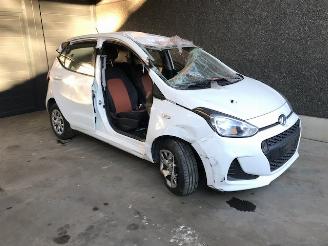 Coche siniestrado Hyundai I-10 (B5) Hatchback 2013 1.0 12V Hatchback  Benzine 998cc 49kW (67pk) FWD 2018/2