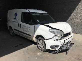 Coche siniestrado Fiat Doblo (263) Van 2015 1.3 D Multijet Bestel  Diesel 1.248cc 66kW (90pk) FWD 2015/9
