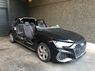 Coche siniestrado Audi A3 Sportback (GYS) Hatchback 5-drs 2021 1.0 30 TFSI 12V Hatchback 4Dr Benzine 999cc 81kW (110pk) FWD 2021/12