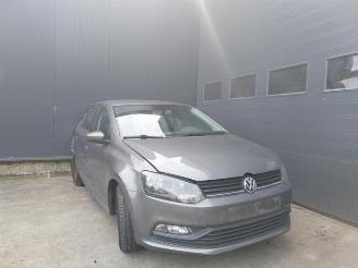 Coche siniestrado Volkswagen Polo Polo V (6R), Hatchback, 2009 / 2017 1.2 TSI 16V BlueMotion Technology 2015/7