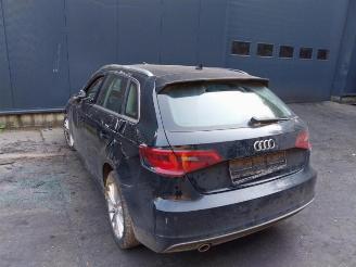 Coche siniestrado Audi A3 A3 Sportback (8VA/8VF), Hatchback 5-drs, 2012 / 2020 1.6 TDI Ultra 16V 2016/6