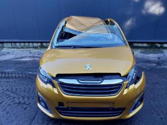 Peugeot 108 108, Hatchback, 2014 1.0 12V picture 2