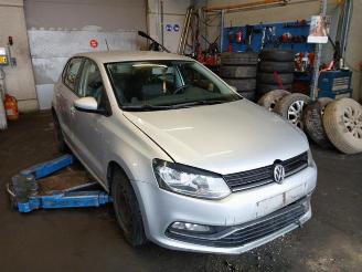 Coche siniestrado Volkswagen Polo Polo V (6R), Hatchback, 2009 / 2017 1.4 TDI 12V 90 2017/5