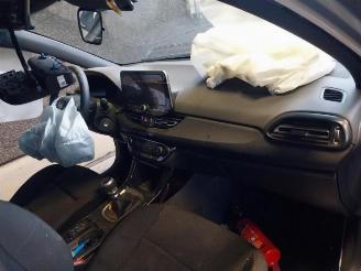 Hyundai I-30 i30 (PDEB5/PDEBB/PDEBD/PDEBE), Hatchback, 2016 1.0 T-GDI 12V picture 11