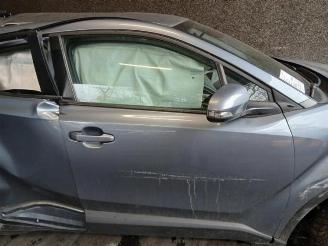 Toyota C-HR C-HR (X1,X5), SUV, 2016 1.8 16V Hybrid picture 5