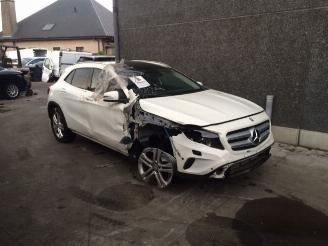 Coche siniestrado Mercedes GLA 2200cc 2015/1