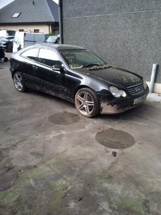 Coche siniestrado Mercedes C-klasse C32 coupé  3200 2004/1