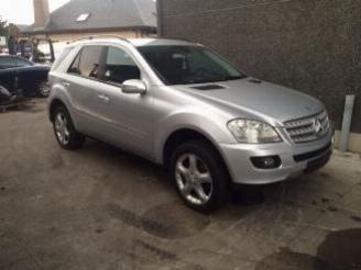 damaged passenger cars Mercedes ML  2006/9