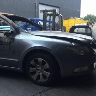 demontáž osobní automobily Skoda Superb  2009/1