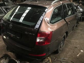 Démontage voiture Skoda Octavia DIESEL-1600CC 2016/1