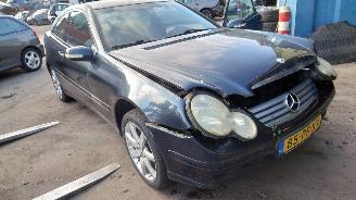 Mercedes C-klasse C220 CDI 611962 Blauw 189 onderdelen picture 7
