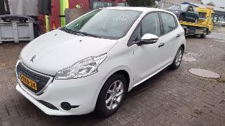 Vrakbiler auto Peugeot 208 2014 1.0 12v Vti ZM01 Wit EWP onderdelen 2014/2