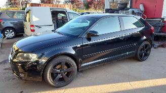 demontáž osobní automobily Audi A3 8P 2004 2.0 FSI BLX GQP Zwart LY9B onderdelen 2004/9