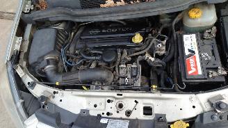 Opel Zafira B 2006 2.2 16v Z22YH Grijs Z167 onderdelen picture 10
