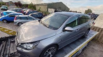 Dezmembrări autoturisme Peugeot 308 2015 1.2 12v THP HNY HN02 Grijs KCA onderdelen 2015/6