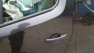 Opel Vivaro 2015 1.6 BiCDTI R9M450 Zwart 92U onderdelen picture 3
