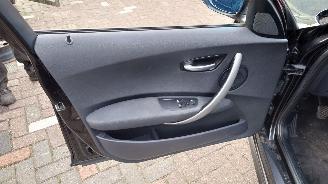 BMW 1-serie 2006 116i E87 N45B16A Zwart 475 onderdelen picture 13