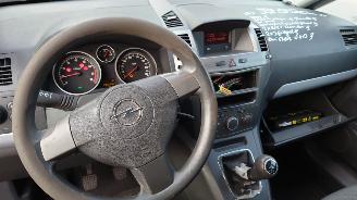 Opel Zafira B 2006 1.8 16v Z18XER Rood Z50C onderdelen picture 20