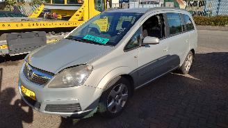 Uttjänta bilar auto Opel Zafira B 2006 1.8 16v Z18XER Grijs Z167 onderdelen 2006/3