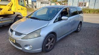 Purkuautot passenger cars Mitsubishi Grandis 2006 2.4 16v 4G69 Grijs onderdelen 2006/3
