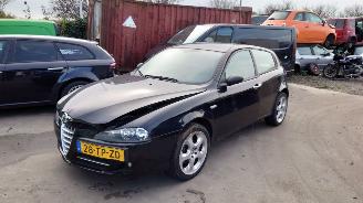 demontáž osobní automobily Alfa Romeo 147 2007 1.6 16v AR37203 Zwart 601 onderdelen 2007/1