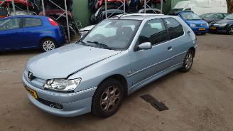 Vrakbiler auto Peugeot 306 2000 1.6 NFZ Grijs EYLC onderdelen 2000/1