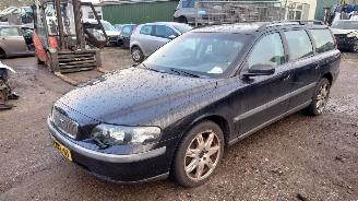 disassembly passenger cars Volvo V-70 station 2004 2.4 20v B5244S Zwart 452 onderdelen 2004/6