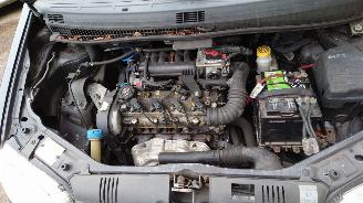 Fiat Idea 2004 1.4 16v 843A1 Zwart 632 onderdelen picture 10