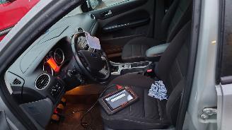 Ford Focus 2 2009 1.6 TDCI G8DB Zilver Moondust Silver onderdelen picture 17