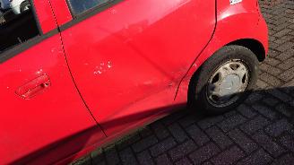 Chevrolet Spark 2011 1.0 16v B10D1 Rood Onderdelen picture 3