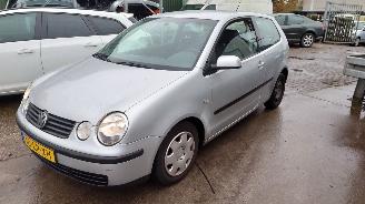 disassembly passenger cars Volkswagen Polo 9N 1.4 16v BBY GKY Grijs LA7W onderdelen 2003/4