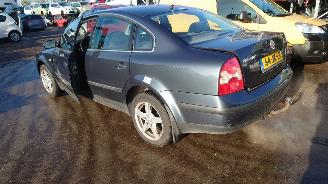 Volkswagen Passat 2002 2.0i AZM EPT Grijs LC7V onderdelen picture 2