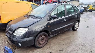 Purkuautot passenger cars Renault Scenic 2002 1.6 16v K4MA7 Zwart NV676 onderdelen 2002/9