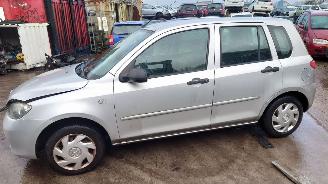 Mazda 2 2005 1.4 16v FXJA Grijs onderdelen picture 2
