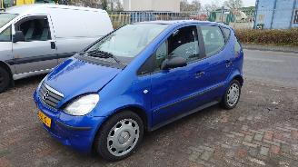 disassembly passenger cars Mercedes A-klasse W168 A140 166940 Blauw 933 onderdelen 2001/4