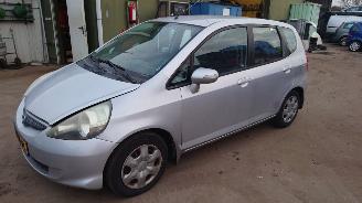 Salvage car Honda Jazz 2006 1.4 i-dsi L13A6 Grijs NH623M onderdelen 2006/2