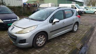 Uttjänta bilar auto Peugeot 207 2010 1.4 VTi 8FS Grijs EZR onderdelen 2010/3