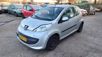 Sloopauto Peugeot 107 2007 1.0 12v 1KRFE Grijs KTB onderdelen 2007/10