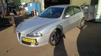demontáž osobní automobily Alfa Romeo 147 2005 1.6 16v AR37203 Grijs VR603 onderdelen 2005/7