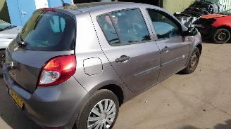 Renault Clio 2 2010 1.2 16v D4F Grijs TEKNG onderdelen picture 3