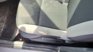Renault Clio 2 2010 1.2 16v D4F Grijs TEKNG onderdelen picture 11
