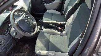 Renault Clio 2 2010 1.2 16v D4F Grijs TEKNG onderdelen picture 10