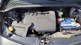 Renault Clio 2 2010 1.2 16v D4F Grijs TEKNG onderdelen picture 7