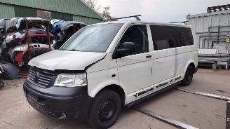 Dezmembrări autoturisme Volkswagen Transporter T5 2004 2.5 TDI AXD GWB Wit L902 onderdelen 2004/9