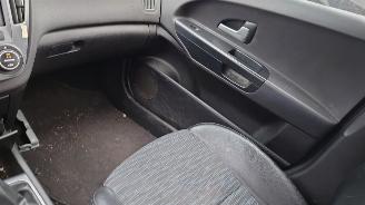 Kia Ceed 2008 1.6CRDi D4FBF Blauw A8 onderdelen picture 18